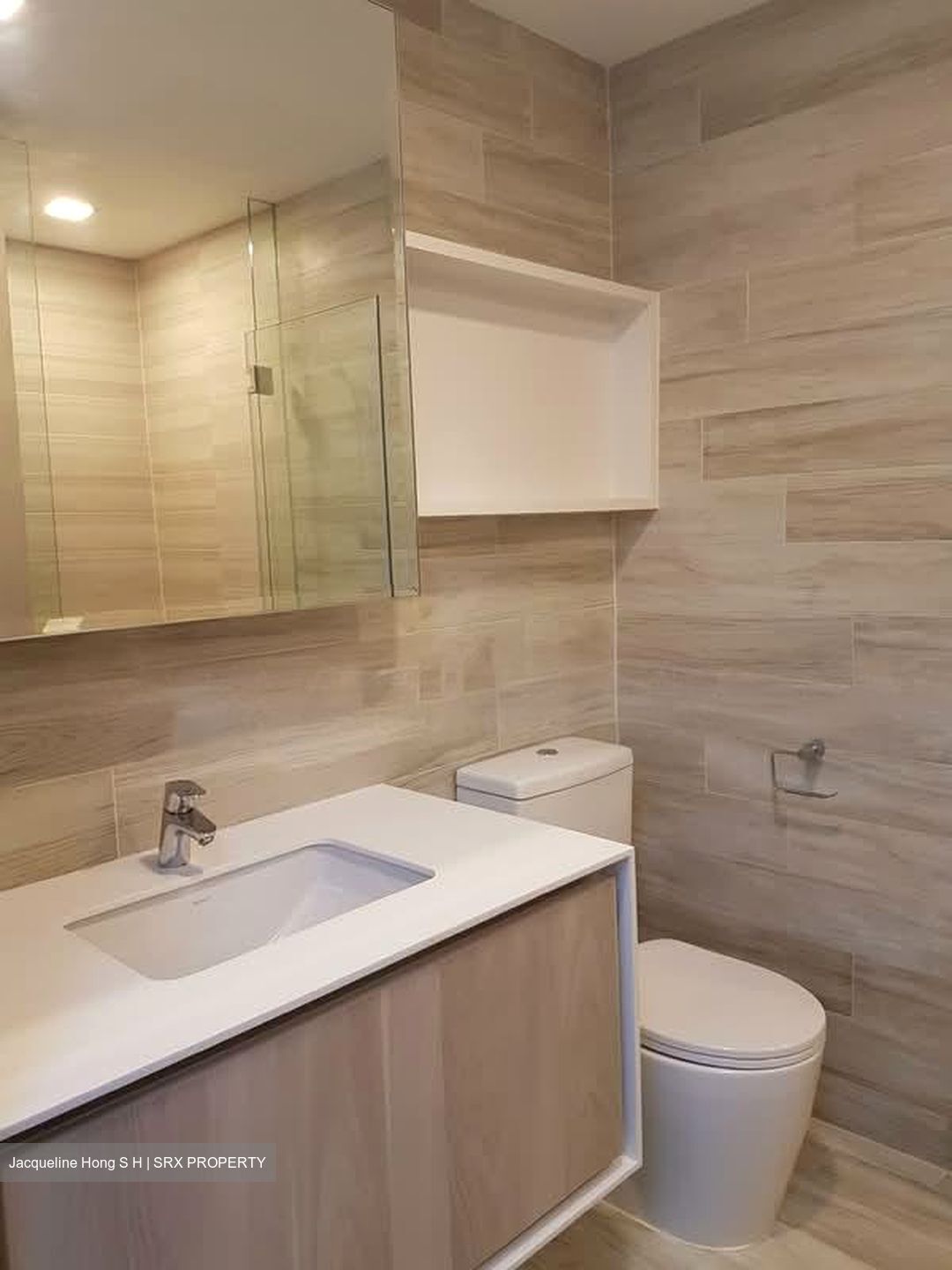J Gateway (D22), Condominium #556929101